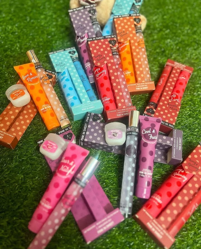 پک عطر قلمی و لوسیون بدن و بالم لب پینک این سوییت در ۵ رایحه