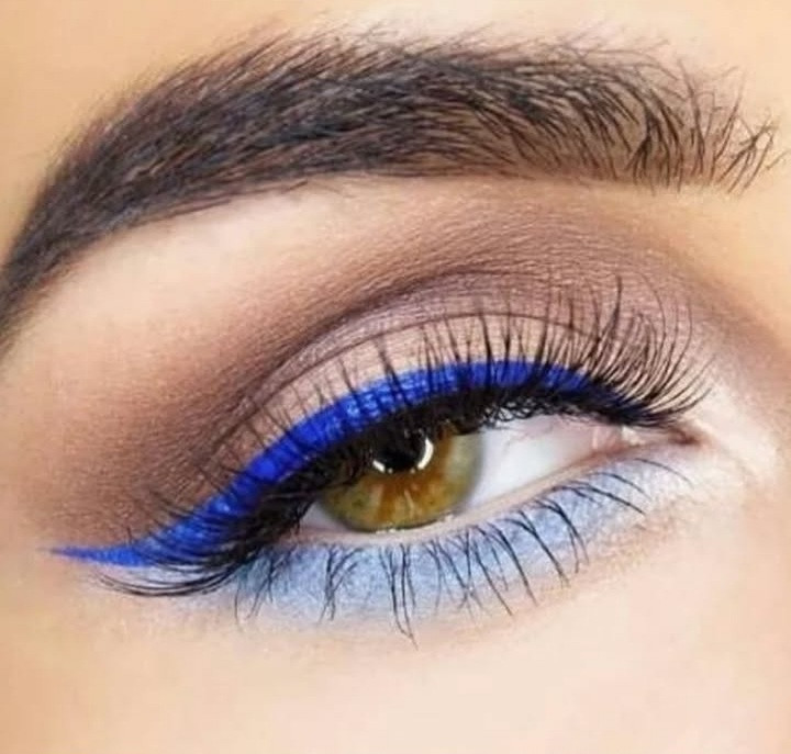 خط چشم آبی ماژیکی